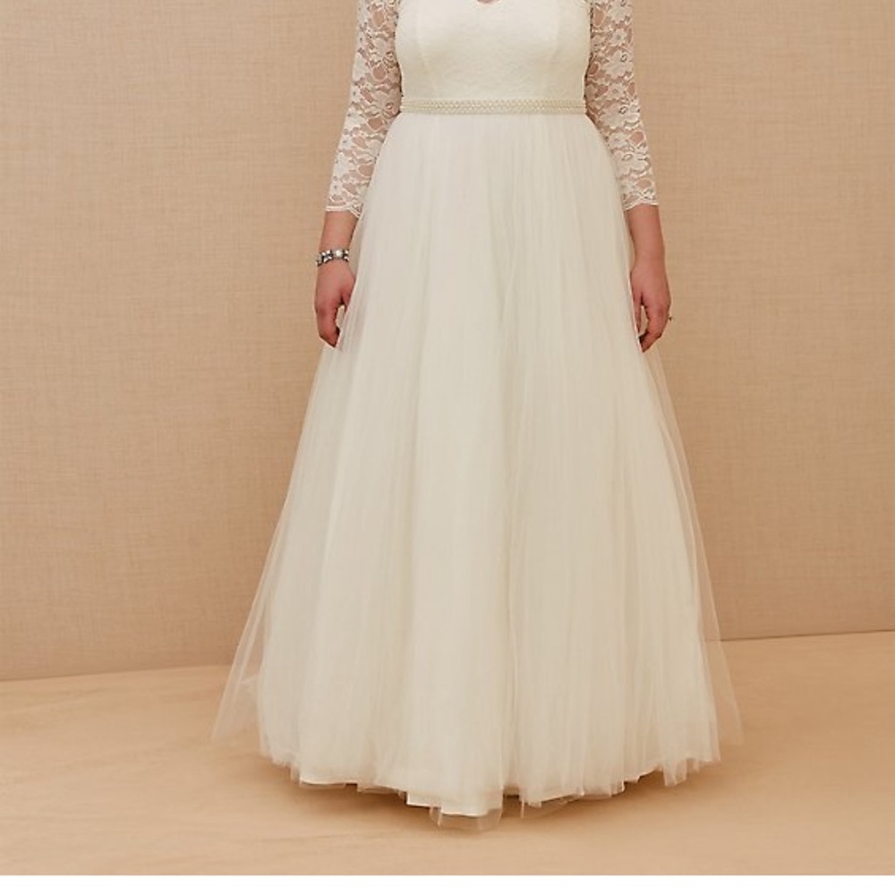 Torrid wedding dress size 6